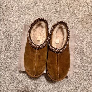 UGG Tasman Slippers – Chestnut size 9